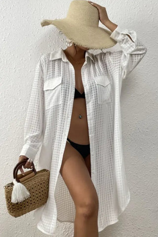 White long-sleeved short shirt