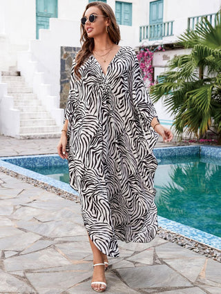 Print Beach Kaftan Black and White Swim Cover Up - Bsubseach