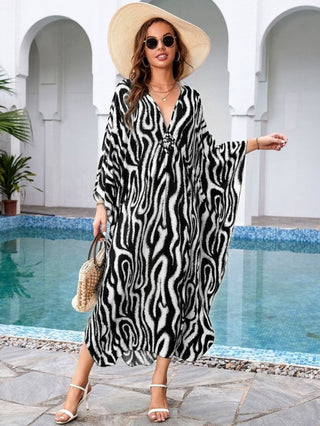 Print Beach Kaftan Black and White Swim Cover Up - Bsubseach