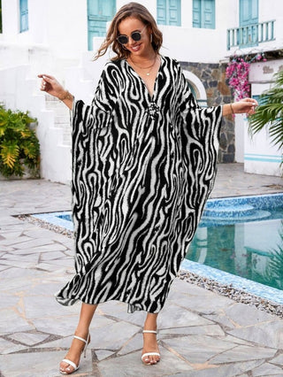 Print Beach Kaftan Black and White Swim Cover Up - Bsubseach